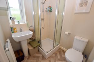 Ensuite- click for photo gallery